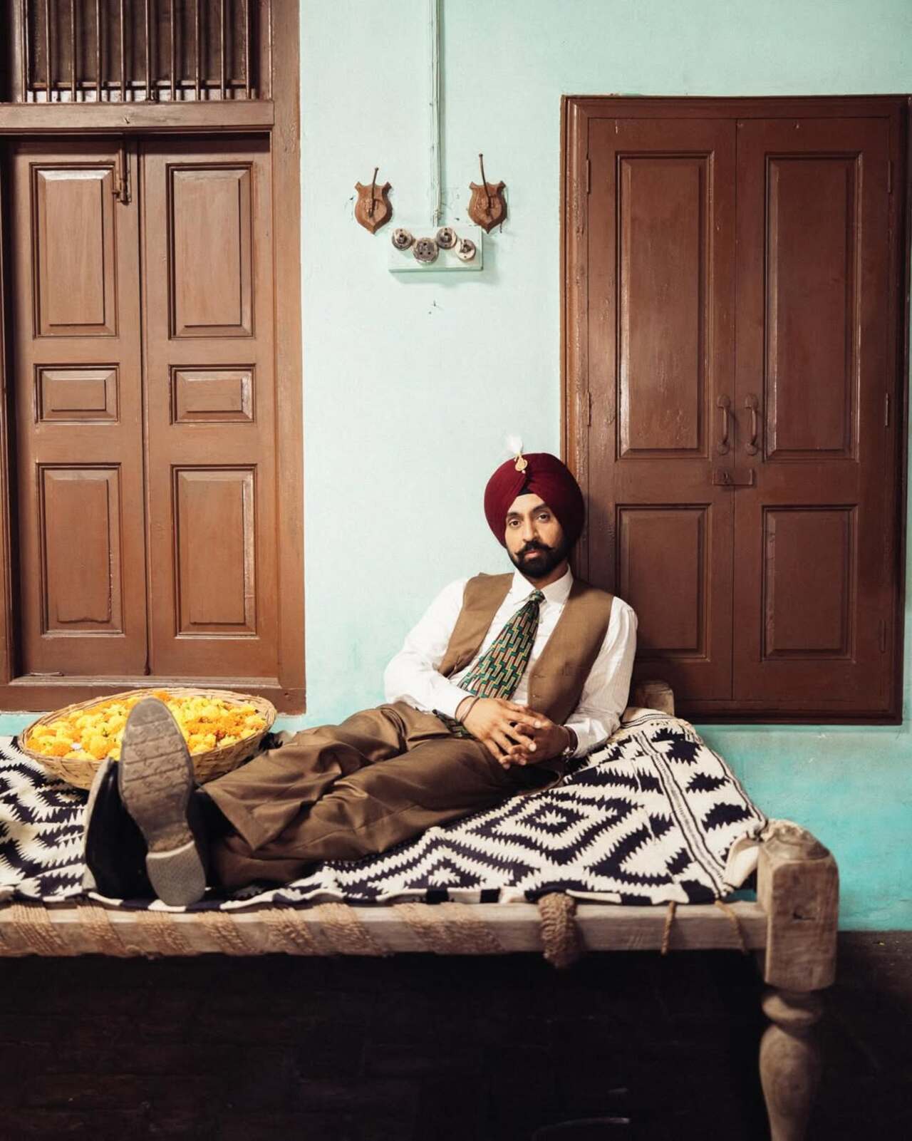 Ishq Da Chehra is a soulful romantic melody that offers a glimpse into the emotional world of the film. Rooted in love, longing, and quiet strength, the song beautifully shifts the lens from the battlefield to the hearts of the soldiers, presenting personal bonds that give them strength beyond the frontlines